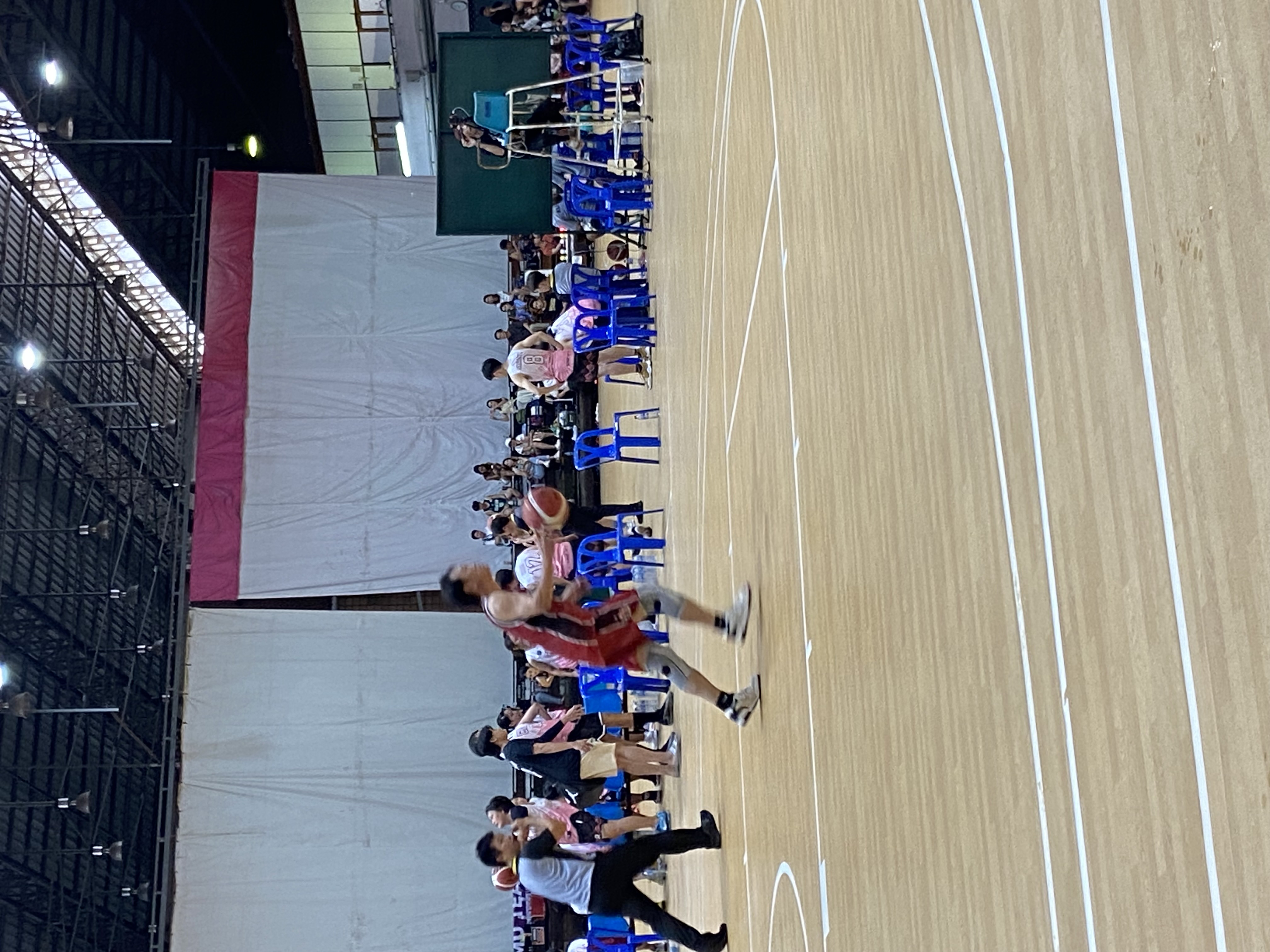 บรรยากาศสนามบาส